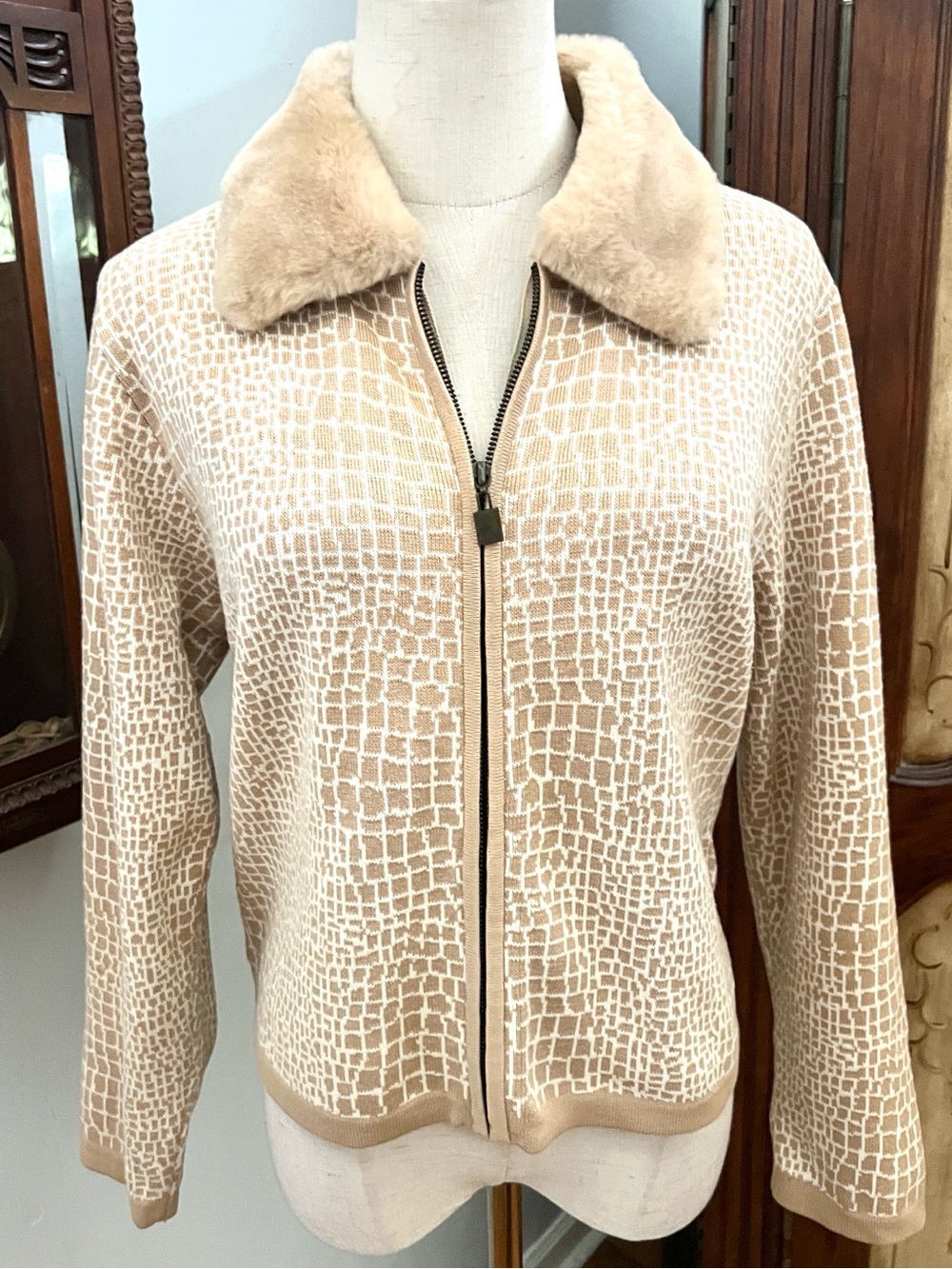 VTG Liz Claiborne LizSport Faux Fur Collar Knit Zip Jacket Made Hong Kong Size S - Picture 5 of 10